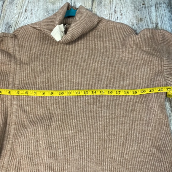 Andthewhy tan knit roll neck oversized sweater new with tags size s-m - Picture 9 of 11